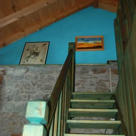 Mil Madrenas Rojas *