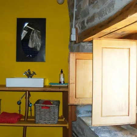 דירה Mil Madrenas Rojas Salientes