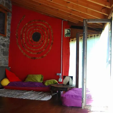 Apartman Mil Madrenas Rojas Salientes