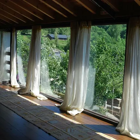 Mil Madrenas Rojas * Salientes