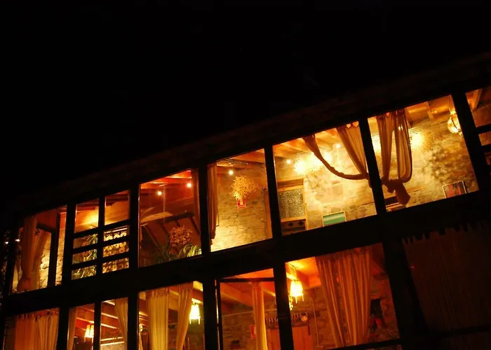 Mil Madrenas Rojas 公寓