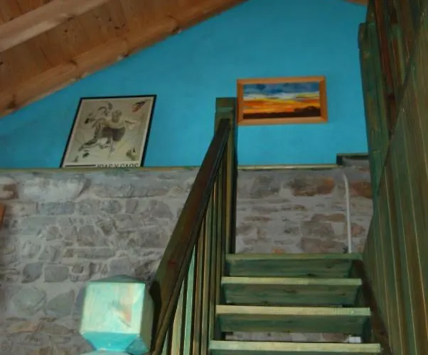 Mil Madrenas Rojas *