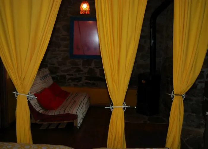 Mil Madrenas Rojas *