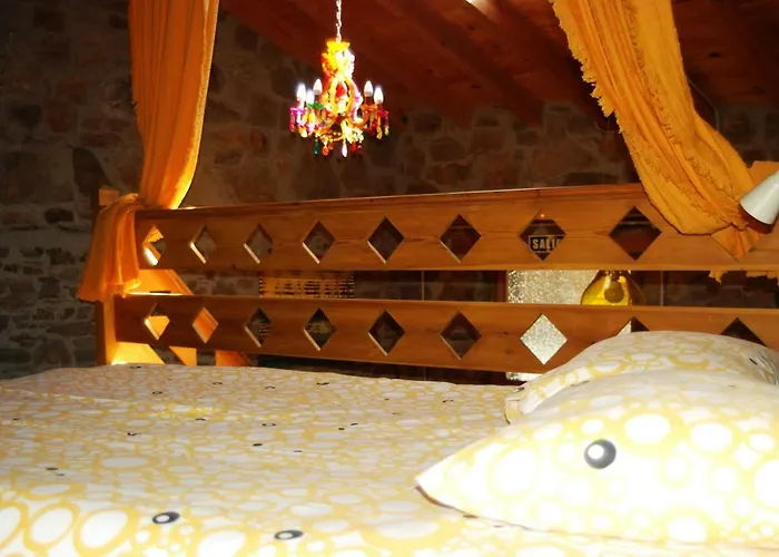 Mil Madrenas Rojas * Salientes