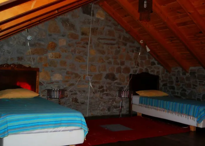 Mil Madrenas Rojas * Salientes