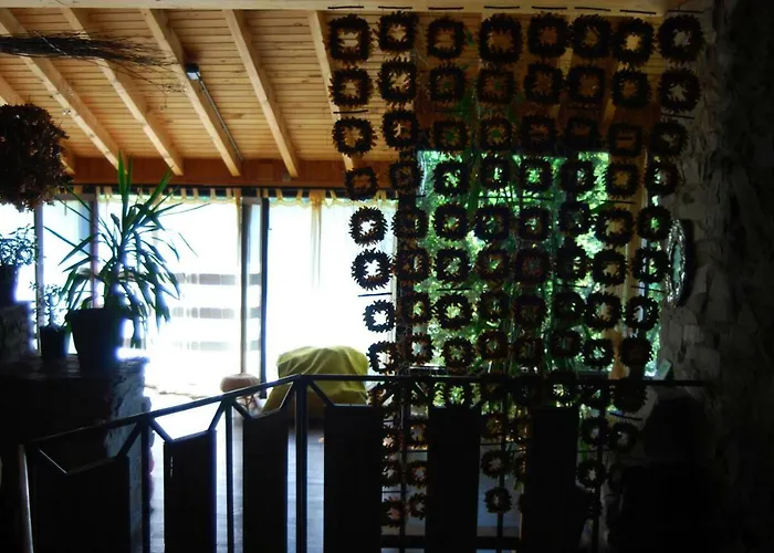 Mil Madrenas Rojas *