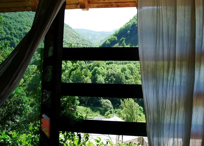 Mil Madrenas Rojas アパート