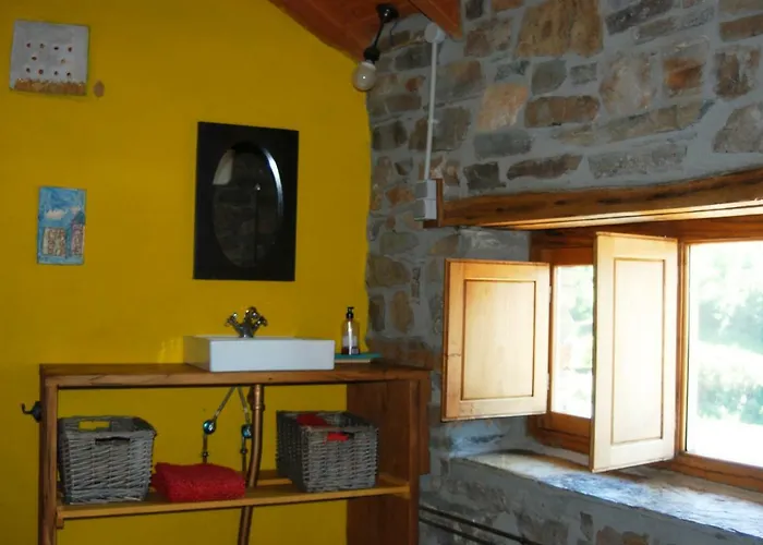 Mil Madrenas Rojas *