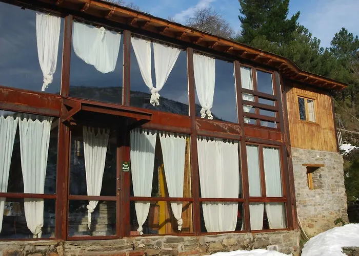 Mil Madrenas Rojas * Salientes